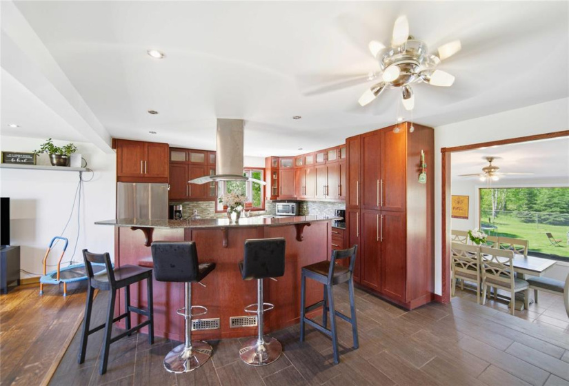 10098 74NW, 4 Bedrooms Bedrooms, 11 Rooms Rooms,2 BathroomsBathrooms,Residential,For Sale,74NW
