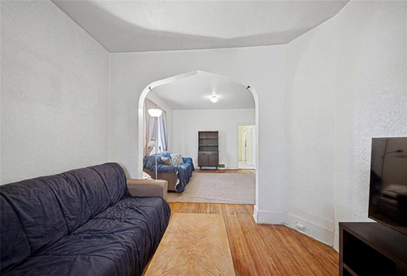 426 Redwood, 3 Bedrooms Bedrooms, 8 Rooms Rooms,1 BathroomBathrooms,Residential,For Sale,Redwood
