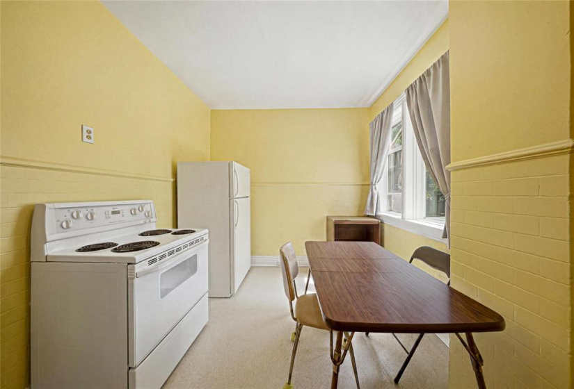 426 Redwood, 3 Bedrooms Bedrooms, 8 Rooms Rooms,1 BathroomBathrooms,Residential,For Sale,Redwood