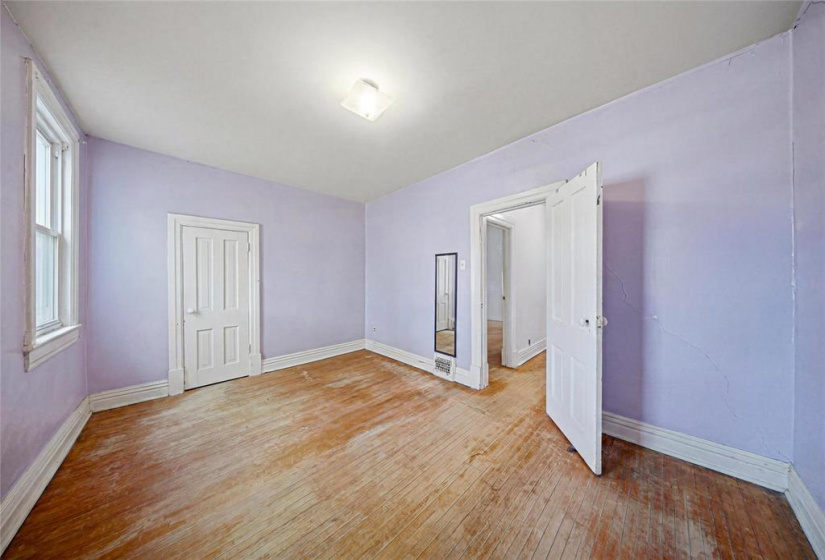 426 Redwood, 3 Bedrooms Bedrooms, 8 Rooms Rooms,1 BathroomBathrooms,Residential,For Sale,Redwood