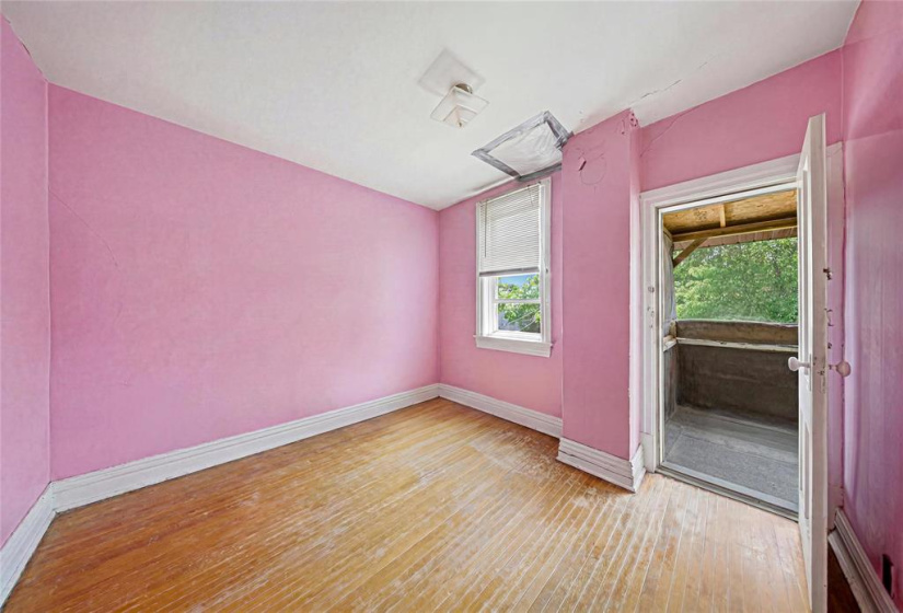 426 Redwood, 3 Bedrooms Bedrooms, 8 Rooms Rooms,1 BathroomBathrooms,Residential,For Sale,Redwood