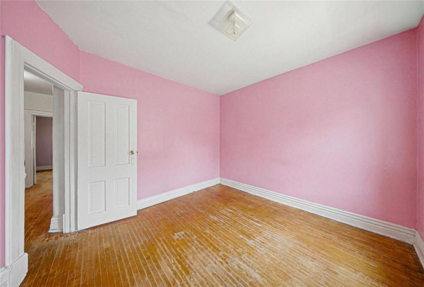 426 Redwood, 3 Bedrooms Bedrooms, 8 Rooms Rooms,1 BathroomBathrooms,Residential,For Sale,Redwood