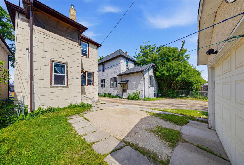 426 Redwood, 3 Bedrooms Bedrooms, 8 Rooms Rooms,1 BathroomBathrooms,Residential,For Sale,Redwood