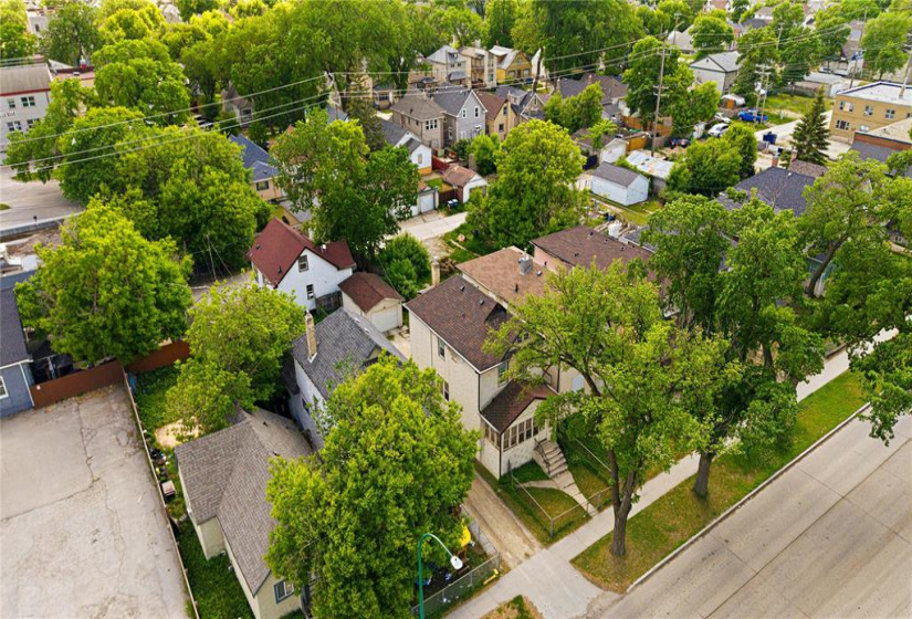 426 Redwood, 3 Bedrooms Bedrooms, 8 Rooms Rooms,1 BathroomBathrooms,Residential,For Sale,Redwood