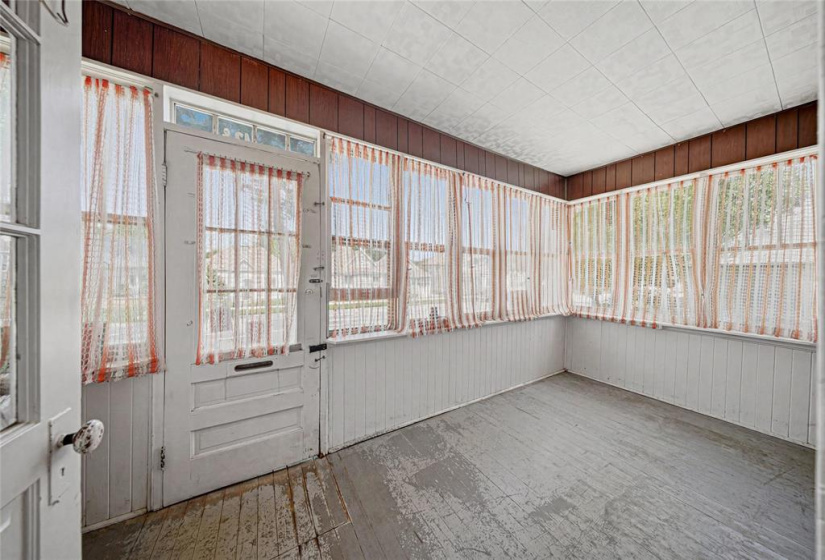 426 Redwood, 3 Bedrooms Bedrooms, 8 Rooms Rooms,1 BathroomBathrooms,Residential,For Sale,Redwood
