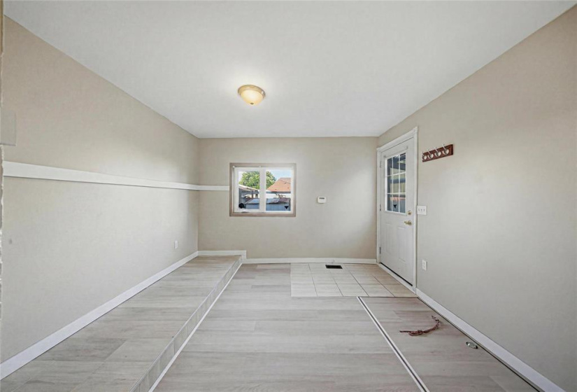 605 Agnes, 4 Bedrooms Bedrooms, 11 Rooms Rooms,2 BathroomsBathrooms,Residential,For Sale,Agnes