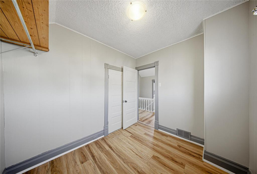 605 Agnes, 4 Bedrooms Bedrooms, 11 Rooms Rooms,2 BathroomsBathrooms,Residential,For Sale,Agnes