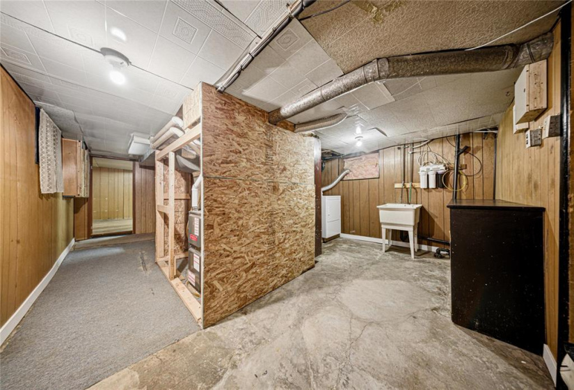 605 Agnes, 4 Bedrooms Bedrooms, 11 Rooms Rooms,2 BathroomsBathrooms,Residential,For Sale,Agnes