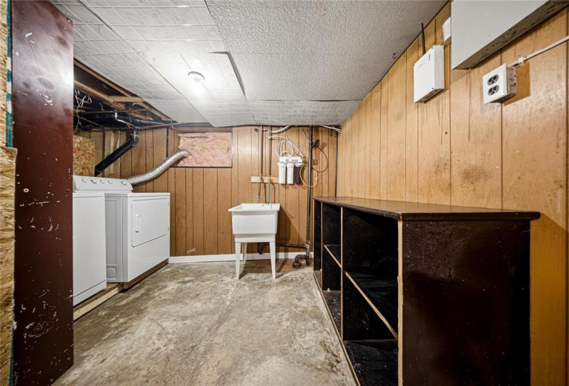 605 Agnes, 4 Bedrooms Bedrooms, 11 Rooms Rooms,2 BathroomsBathrooms,Residential,For Sale,Agnes