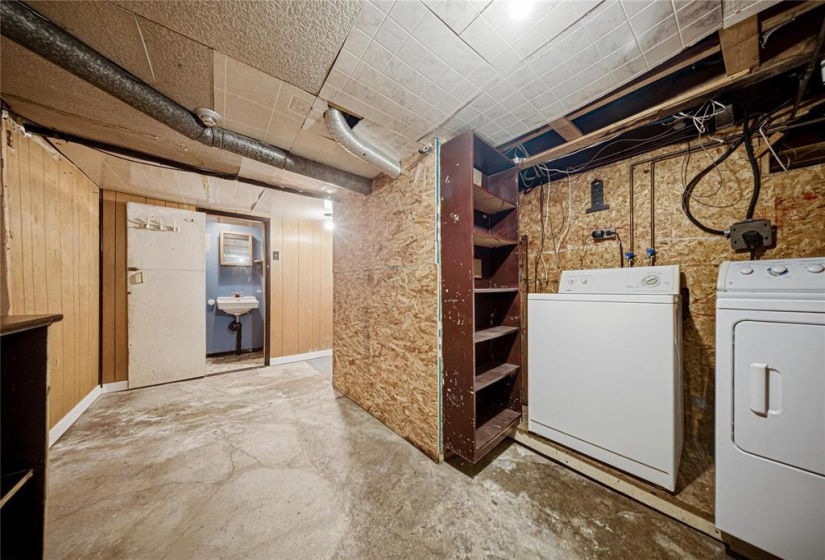 605 Agnes, 4 Bedrooms Bedrooms, 11 Rooms Rooms,2 BathroomsBathrooms,Residential,For Sale,Agnes