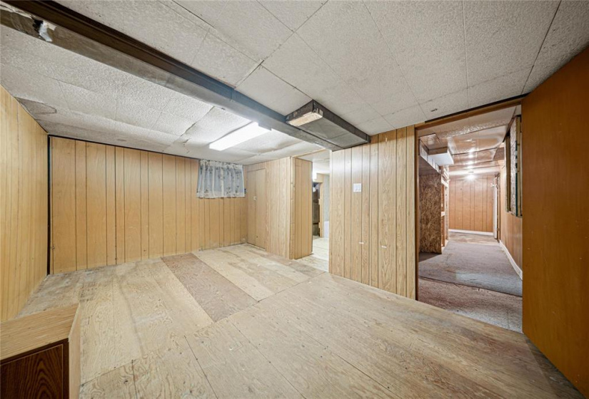 605 Agnes, 4 Bedrooms Bedrooms, 11 Rooms Rooms,2 BathroomsBathrooms,Residential,For Sale,Agnes