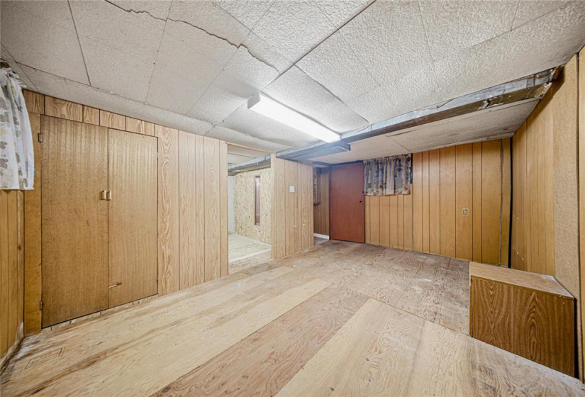 605 Agnes, 4 Bedrooms Bedrooms, 11 Rooms Rooms,2 BathroomsBathrooms,Residential,For Sale,Agnes