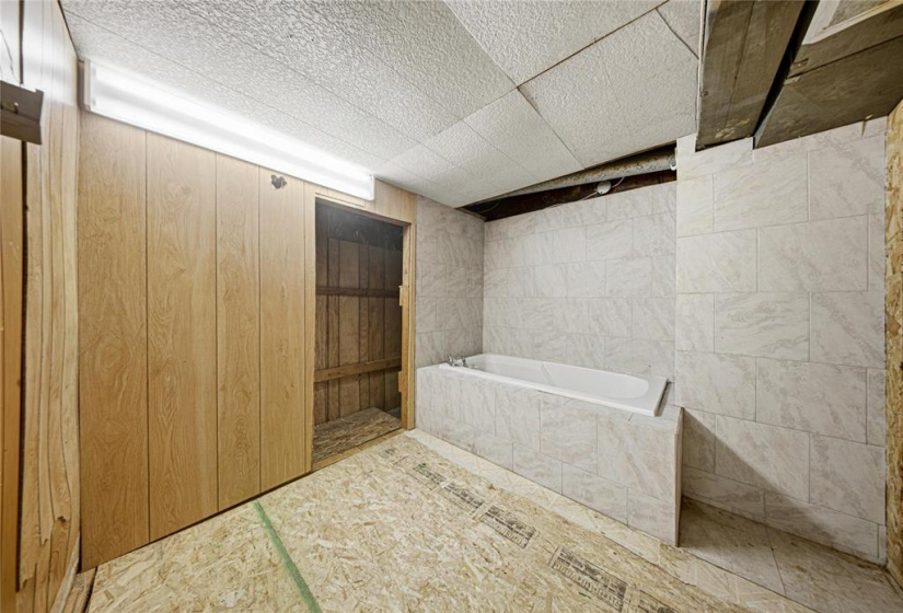 605 Agnes, 4 Bedrooms Bedrooms, 11 Rooms Rooms,2 BathroomsBathrooms,Residential,For Sale,Agnes