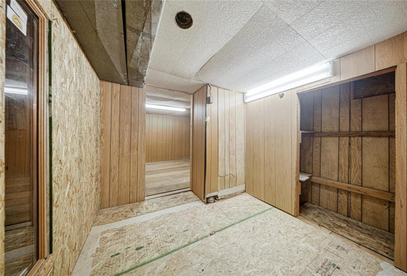 605 Agnes, 4 Bedrooms Bedrooms, 11 Rooms Rooms,2 BathroomsBathrooms,Residential,For Sale,Agnes
