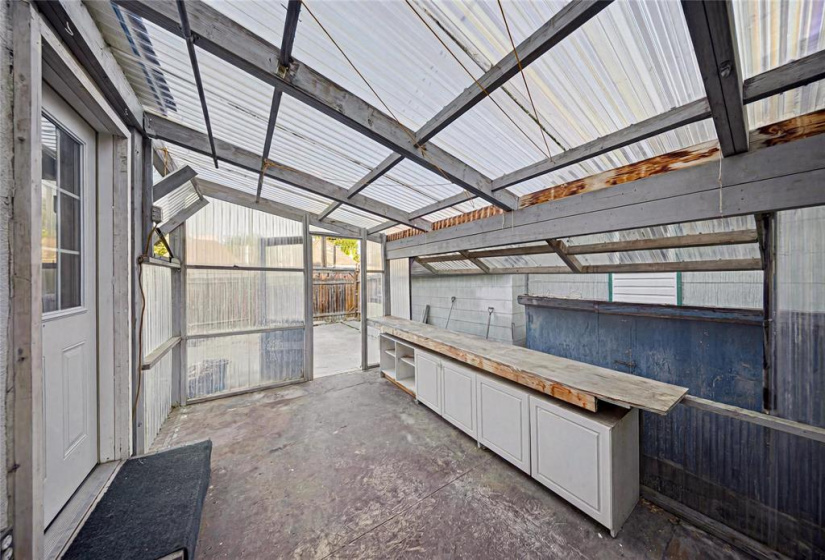 605 Agnes, 4 Bedrooms Bedrooms, 11 Rooms Rooms,2 BathroomsBathrooms,Residential,For Sale,Agnes