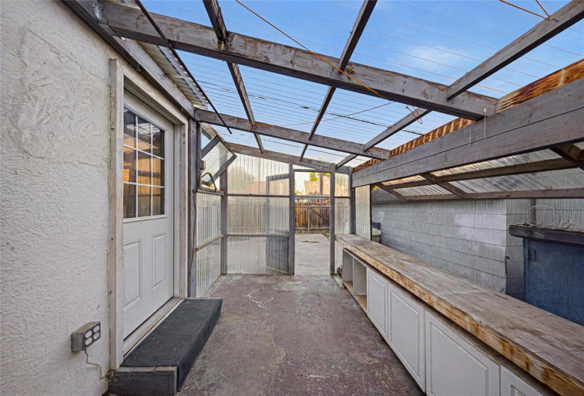 605 Agnes, 4 Bedrooms Bedrooms, 11 Rooms Rooms,2 BathroomsBathrooms,Residential,For Sale,Agnes