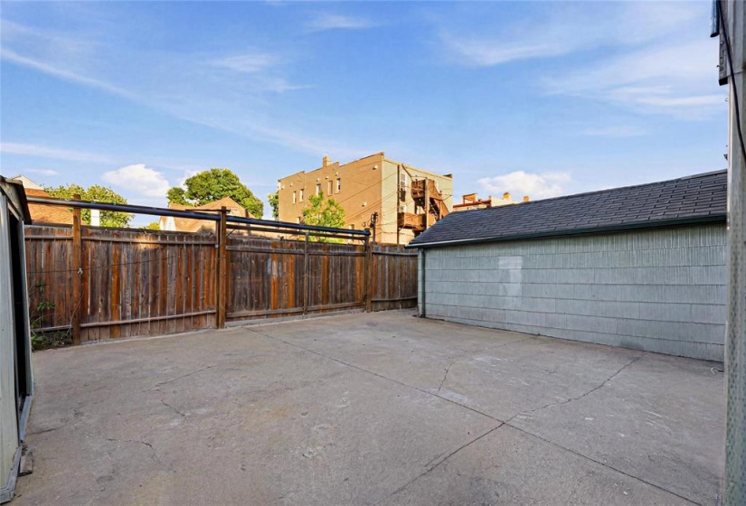 605 Agnes, 4 Bedrooms Bedrooms, 11 Rooms Rooms,2 BathroomsBathrooms,Residential,For Sale,Agnes