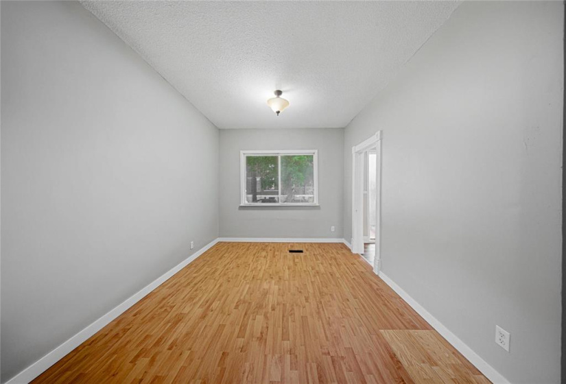 605 Agnes, 4 Bedrooms Bedrooms, 11 Rooms Rooms,2 BathroomsBathrooms,Residential,For Sale,Agnes