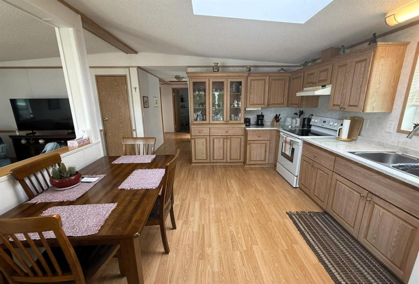 16 Silverdale, 3 Bedrooms Bedrooms, 7 Rooms Rooms,1 BathroomBathrooms,Residential,For Sale,Silverdale