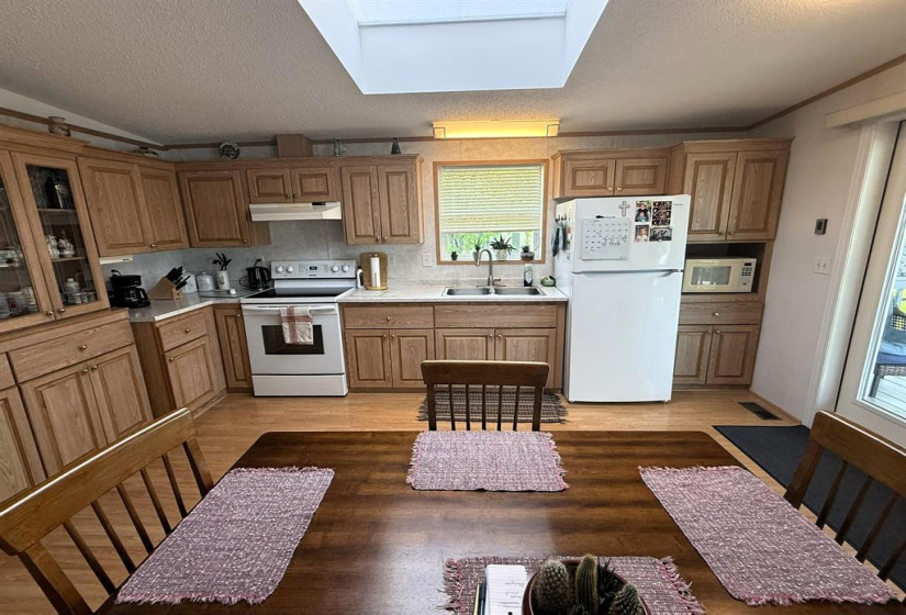 16 Silverdale, 3 Bedrooms Bedrooms, 7 Rooms Rooms,1 BathroomBathrooms,Residential,For Sale,Silverdale