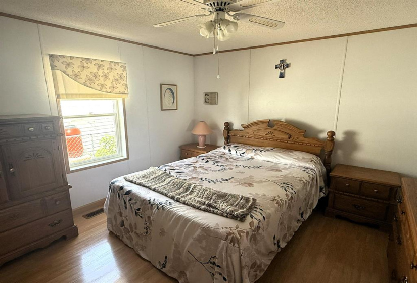 16 Silverdale, 3 Bedrooms Bedrooms, 7 Rooms Rooms,1 BathroomBathrooms,Residential,For Sale,Silverdale