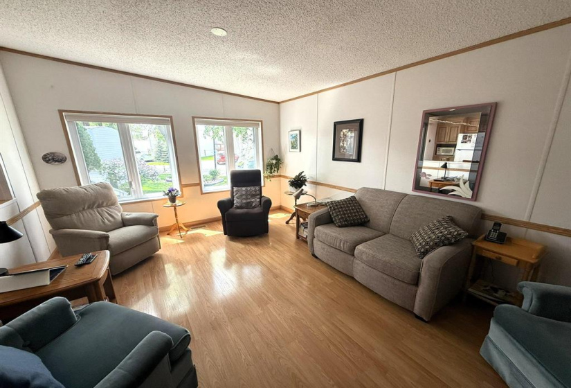 16 Silverdale, 3 Bedrooms Bedrooms, 7 Rooms Rooms,1 BathroomBathrooms,Residential,For Sale,Silverdale
