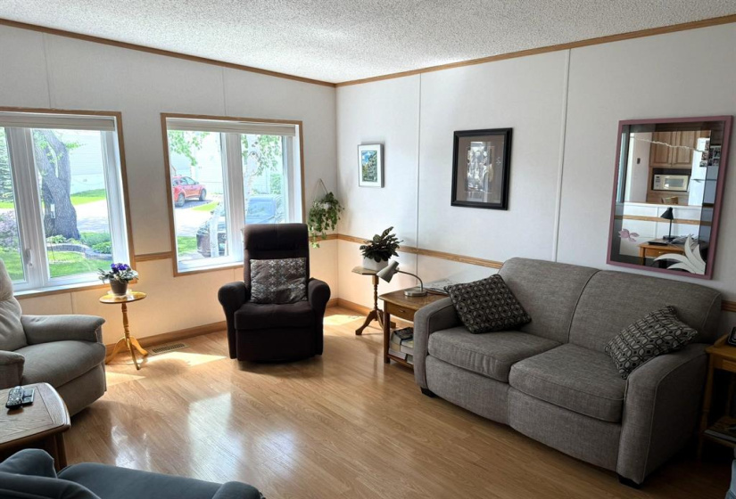 16 Silverdale, 3 Bedrooms Bedrooms, 7 Rooms Rooms,1 BathroomBathrooms,Residential,For Sale,Silverdale