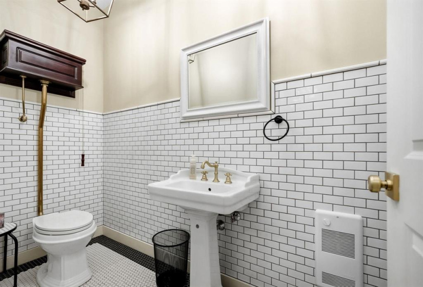 12 Kingsway, 8 Bedrooms Bedrooms, 41 Rooms Rooms,5 BathroomsBathrooms,Residential,For Sale,Kingsway