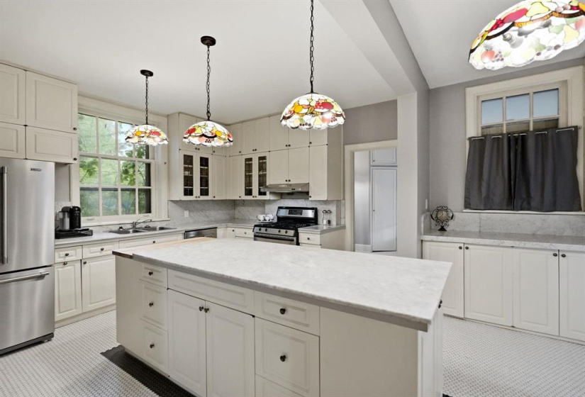 12 Kingsway, 8 Bedrooms Bedrooms, 41 Rooms Rooms,5 BathroomsBathrooms,Residential,For Sale,Kingsway