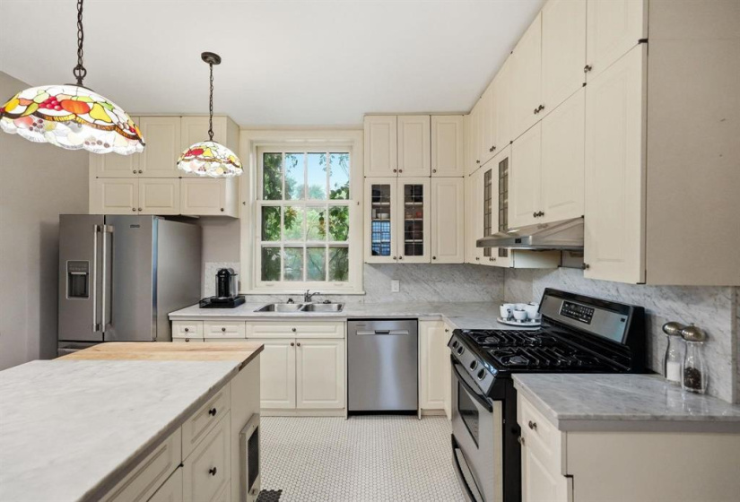 12 Kingsway, 8 Bedrooms Bedrooms, 41 Rooms Rooms,5 BathroomsBathrooms,Residential,For Sale,Kingsway