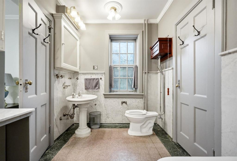 12 Kingsway, 8 Bedrooms Bedrooms, 41 Rooms Rooms,5 BathroomsBathrooms,Residential,For Sale,Kingsway