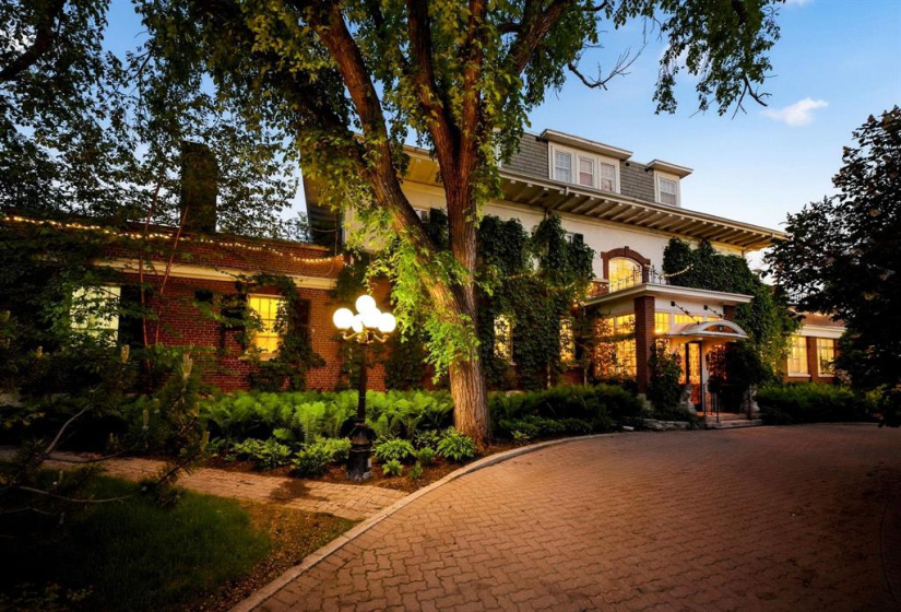 12 Kingsway, 8 Bedrooms Bedrooms, 41 Rooms Rooms,5 BathroomsBathrooms,Residential,For Sale,Kingsway