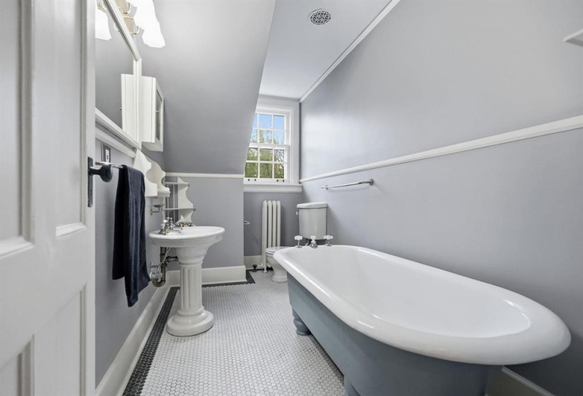 12 Kingsway, 8 Bedrooms Bedrooms, 41 Rooms Rooms,5 BathroomsBathrooms,Residential,For Sale,Kingsway