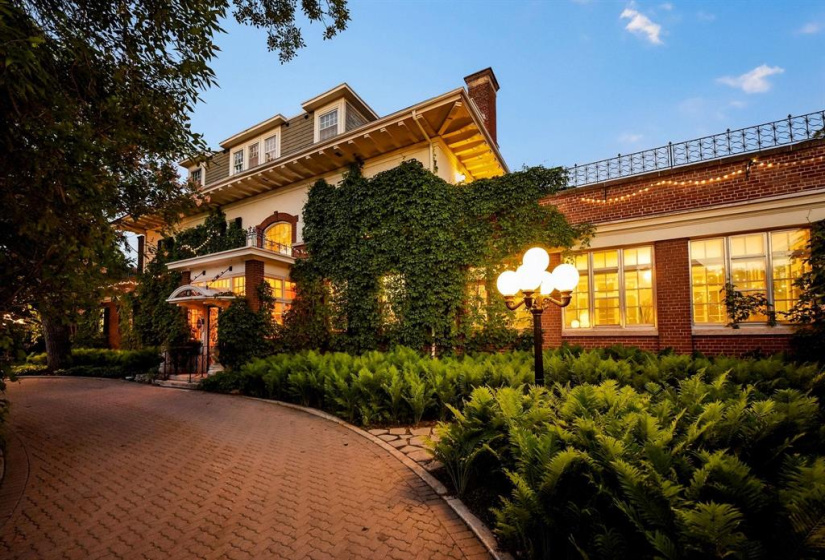 12 Kingsway, 8 Bedrooms Bedrooms, 41 Rooms Rooms,5 BathroomsBathrooms,Residential,For Sale,Kingsway