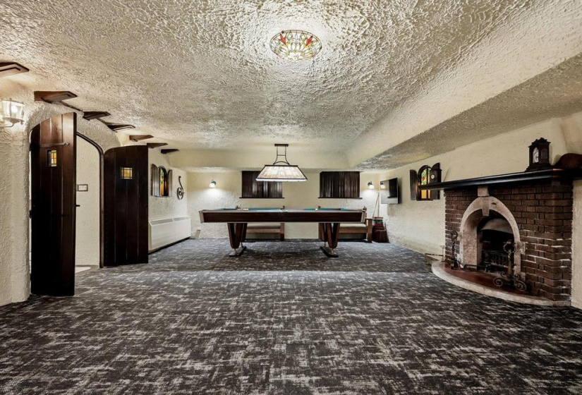 12 Kingsway, 8 Bedrooms Bedrooms, 41 Rooms Rooms,5 BathroomsBathrooms,Residential,For Sale,Kingsway