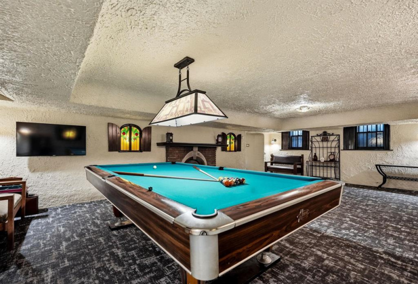 12 Kingsway, 8 Bedrooms Bedrooms, 41 Rooms Rooms,5 BathroomsBathrooms,Residential,For Sale,Kingsway