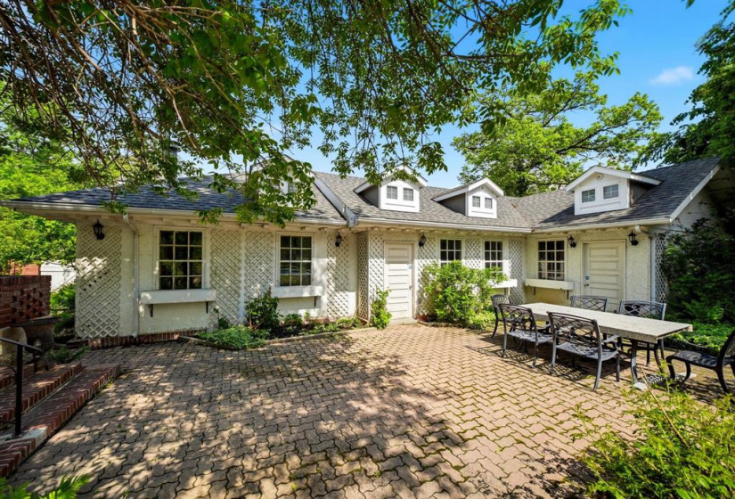12 Kingsway, 8 Bedrooms Bedrooms, 41 Rooms Rooms,5 BathroomsBathrooms,Residential,For Sale,Kingsway