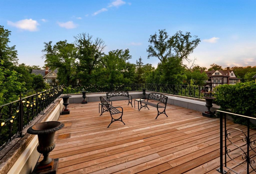 12 Kingsway, 8 Bedrooms Bedrooms, 41 Rooms Rooms,5 BathroomsBathrooms,Residential,For Sale,Kingsway