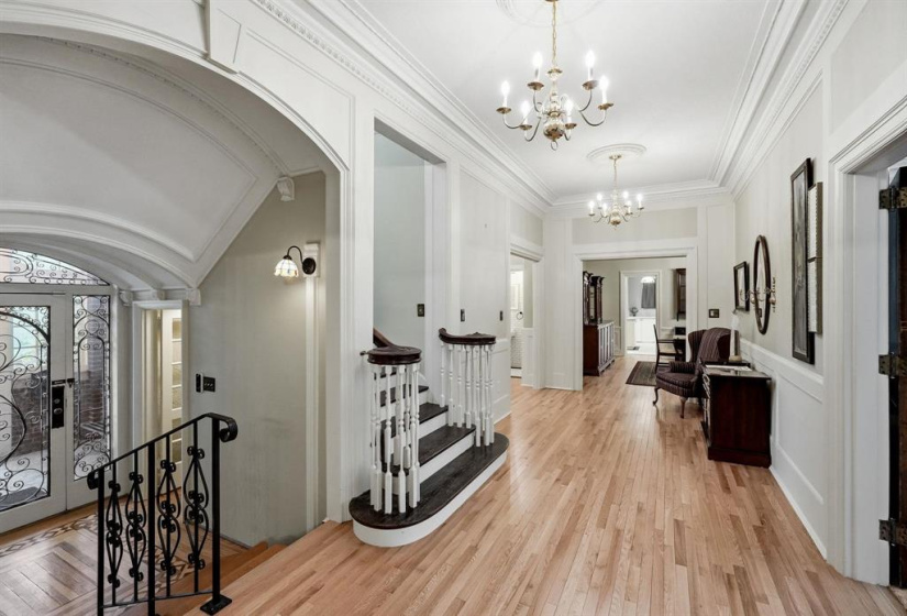 12 Kingsway, 8 Bedrooms Bedrooms, 41 Rooms Rooms,5 BathroomsBathrooms,Residential,For Sale,Kingsway