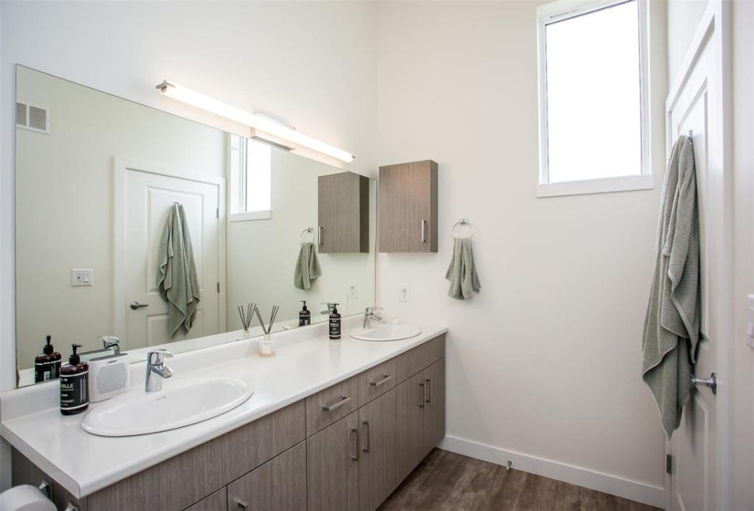 865 Rathgar, 2 Bedrooms Bedrooms, 10 Rooms Rooms,2 BathroomsBathrooms,Condominium,For Sale,Rathgar