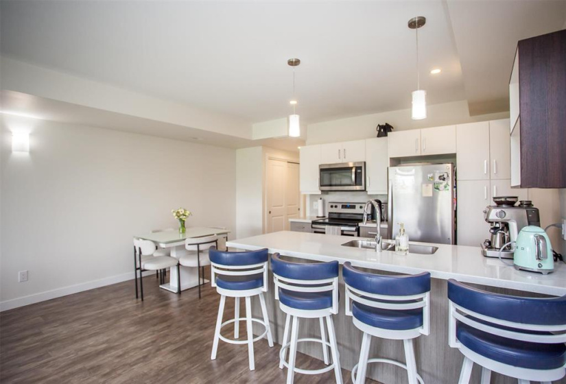 865 Rathgar, 2 Bedrooms Bedrooms, 10 Rooms Rooms,2 BathroomsBathrooms,Condominium,For Sale,Rathgar