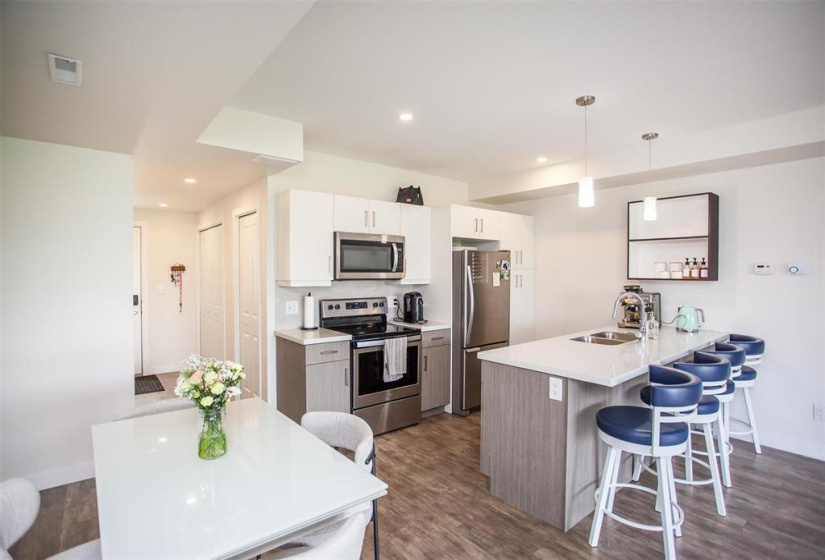 865 Rathgar, 2 Bedrooms Bedrooms, 10 Rooms Rooms,2 BathroomsBathrooms,Condominium,For Sale,Rathgar