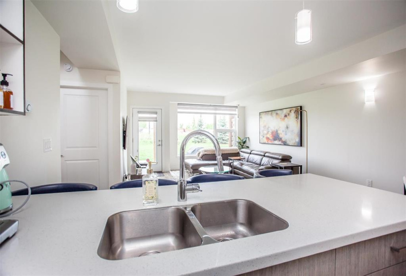 865 Rathgar, 2 Bedrooms Bedrooms, 10 Rooms Rooms,2 BathroomsBathrooms,Condominium,For Sale,Rathgar