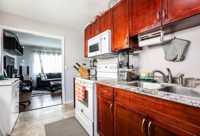 626 Chalmers, 2 Bedrooms Bedrooms, 6 Rooms Rooms,1 BathroomBathrooms,Residential,For Sale,Chalmers
