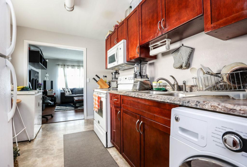 626 Chalmers, 2 Bedrooms Bedrooms, 6 Rooms Rooms,1 BathroomBathrooms,Residential,For Sale,Chalmers