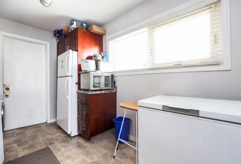 626 Chalmers, 2 Bedrooms Bedrooms, 6 Rooms Rooms,1 BathroomBathrooms,Residential,For Sale,Chalmers