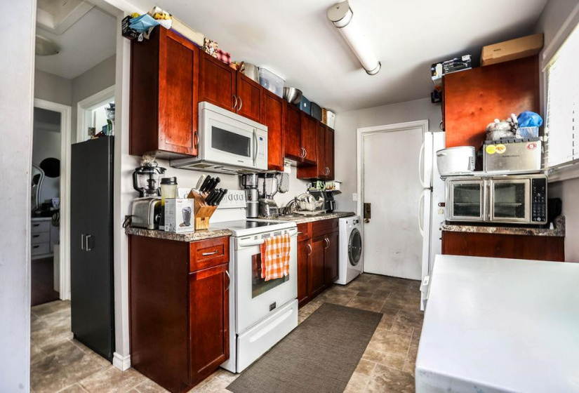 626 Chalmers, 2 Bedrooms Bedrooms, 6 Rooms Rooms,1 BathroomBathrooms,Residential,For Sale,Chalmers