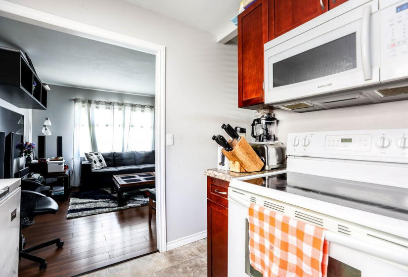 626 Chalmers, 2 Bedrooms Bedrooms, 6 Rooms Rooms,1 BathroomBathrooms,Residential,For Sale,Chalmers