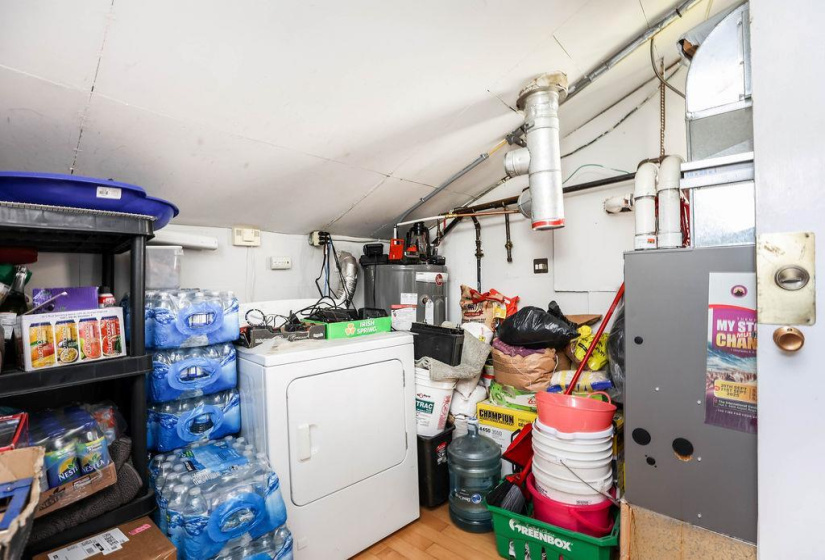 626 Chalmers, 2 Bedrooms Bedrooms, 6 Rooms Rooms,1 BathroomBathrooms,Residential,For Sale,Chalmers