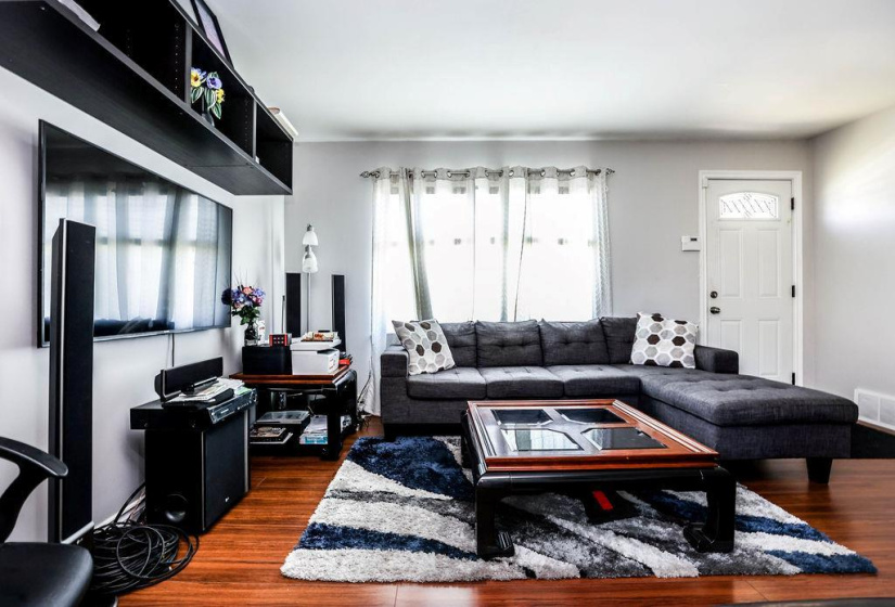 626 Chalmers, 2 Bedrooms Bedrooms, 6 Rooms Rooms,1 BathroomBathrooms,Residential,For Sale,Chalmers